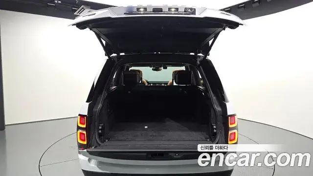 Land Rover Range Rover 2022 — Photo 13/20