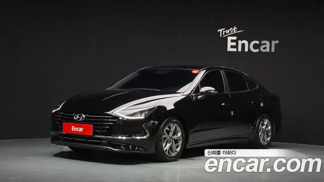 Hyundai Sonata 2021 — Photo 1/20