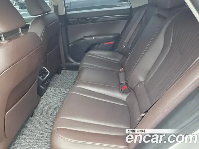 Hyundai Grandeur Hybrid 2023 — ფოტო 15/20