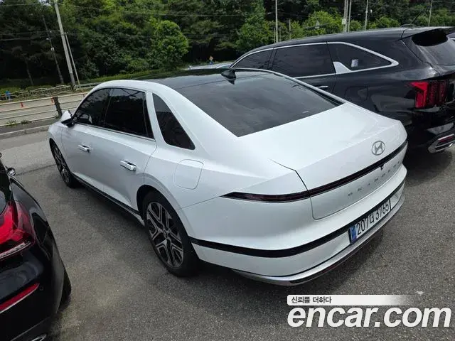 Hyundai Grandeur Hybrid 2023 — ფოტო 12/20