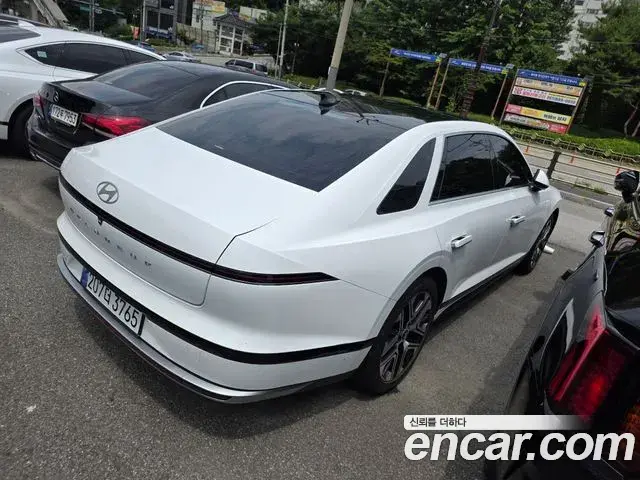 Hyundai Grandeur Hybrid 2023 — ფოტო 7/20