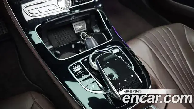 Mercedes-Benz CLS-Class 2019 — Photo 8/35