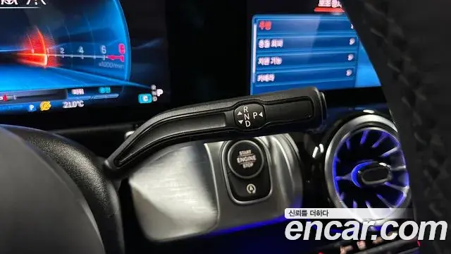 Mercedes-Benz GLB-Class 2025 — Фото 7/20