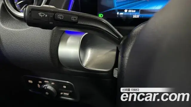 Mercedes-Benz GLB-Class 2025 — Фото 18/20
