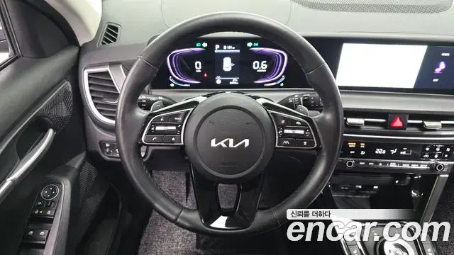 Kia Seltos 2025 — ფოტო 23/32
