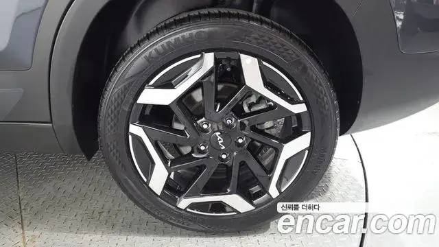 Kia Seltos 2025 — ფოტო 2/32