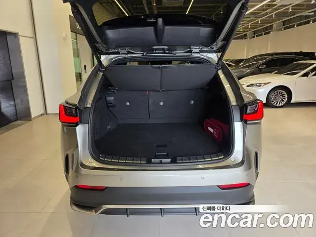 Lexus NX450h+ 2025 — Photo 4/16