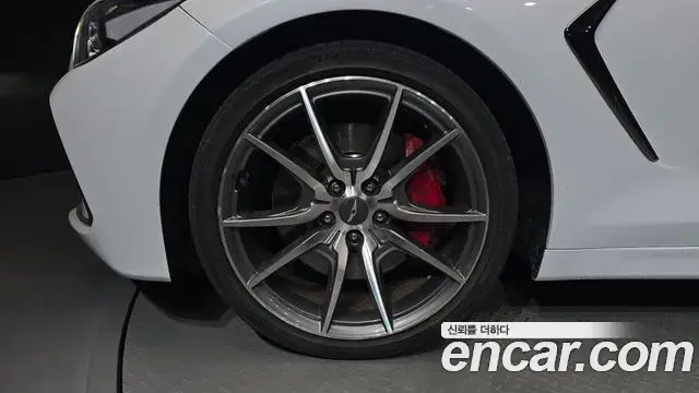 Genesis G70 2018 — Photo 16/35