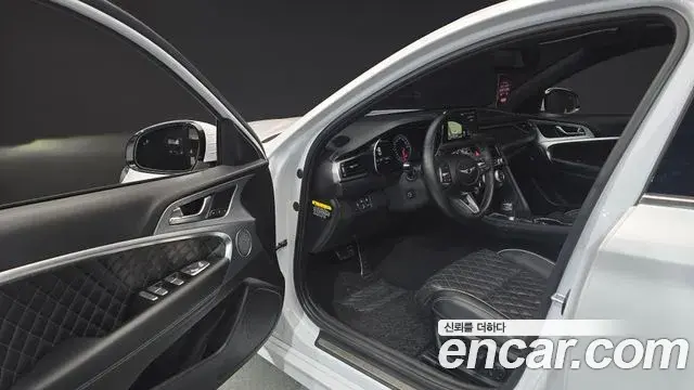 Genesis G70 2018 — Photo 2/35