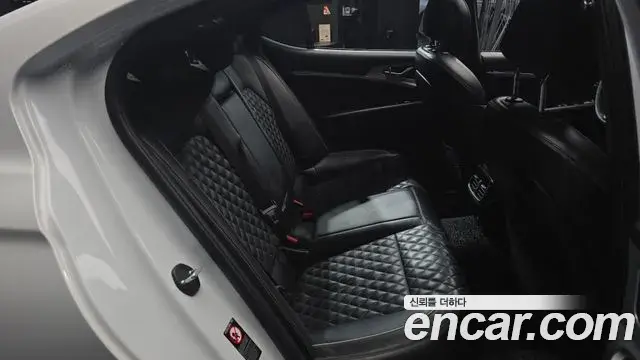 Genesis G70 2018 — Photo 8/35
