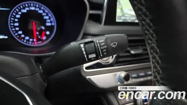 Genesis G70 2018 — Photo 17/35