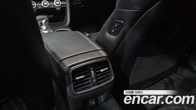 Genesis G70 2018 — Photo 31/35