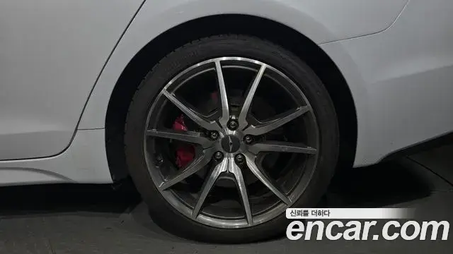 Genesis G70 2018 — Photo 14/35