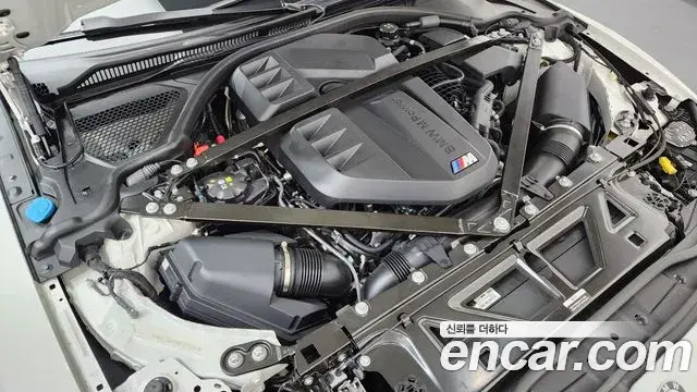 BMW M4 2023 — Şəkil 26/33