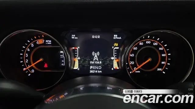 Jeep Wrangler 2019 — ფოტო 1/31