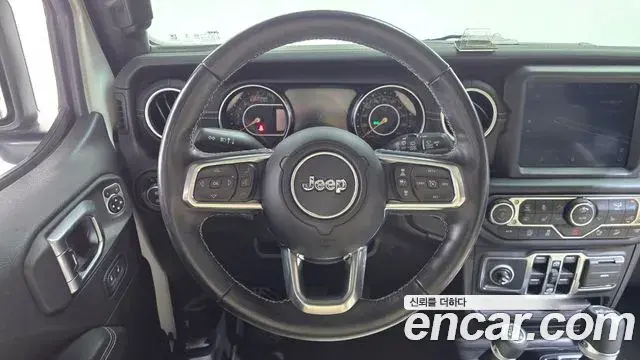 Jeep Wrangler 2019 — ფოტო 9/31