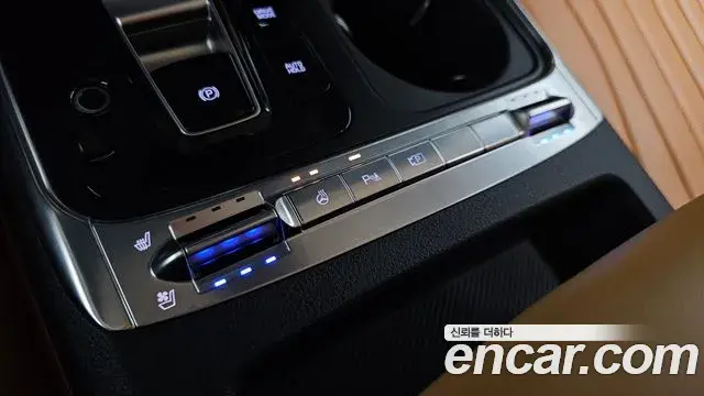 Kia Carnival 2024 — Photo 2/32