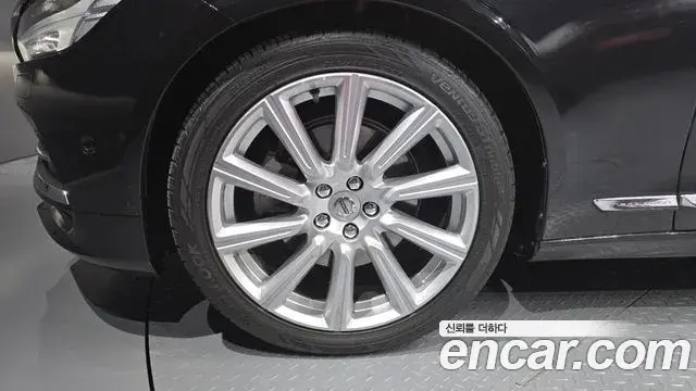 Volvo S90 2019 — Photo 22/37