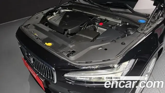 Volvo S90 2019 — Photo 3/37