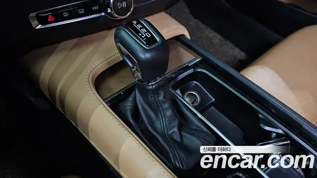 Volvo S90 2019 — Photo 12/37