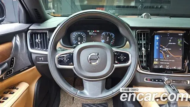 Volvo S90 2019 — Photo 18/37