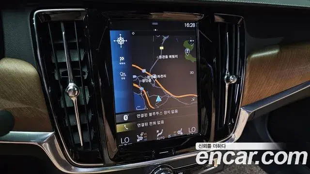 Volvo S90 2019 — Photo 20/37