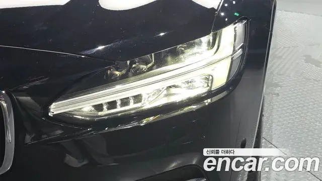 Volvo S90 2019 — Photo 15/37