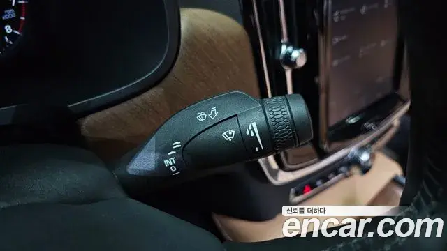 Volvo S90 2019 — Photo 26/37