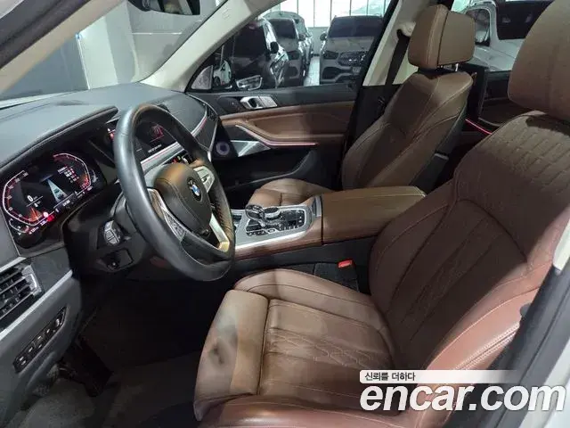BMW X7 2021 — Photo 9/20