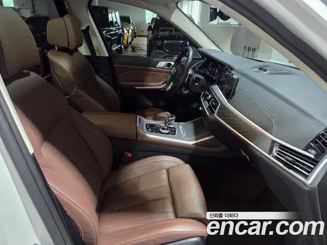 BMW X7 2021 — Photo 7/20