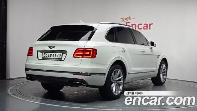 Bentley Bentayga 2020 — Photo 17/20
