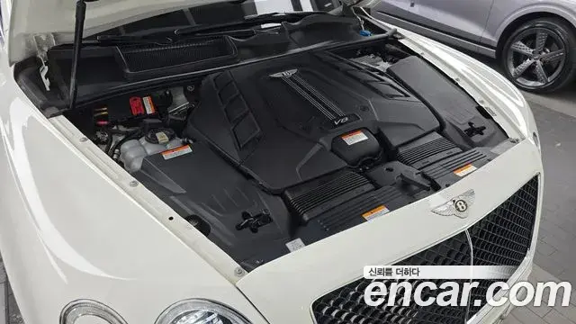 Bentley Bentayga 2020 — Photo 9/20