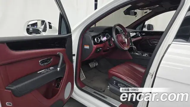 Bentley Bentayga 2020 — Photo 3/20