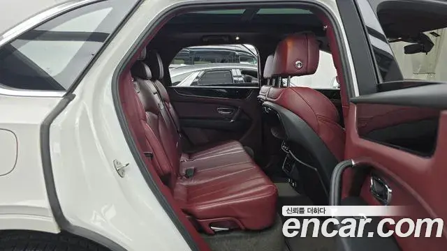 Bentley Bentayga 2020 — Photo 15/20