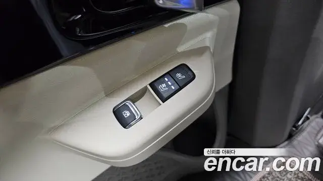 Kia Carnival 2025 — Photo 29/33
