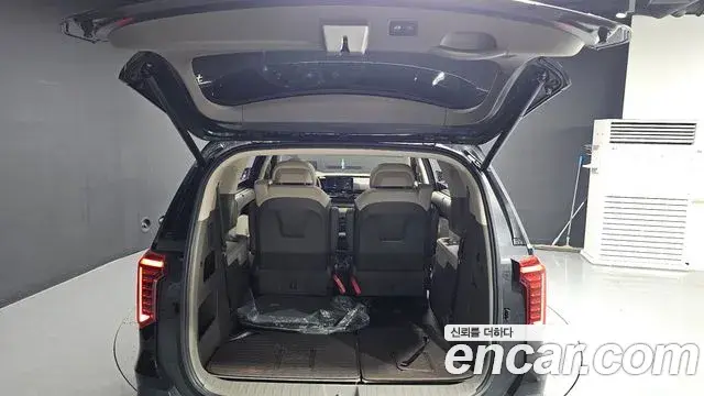 Kia Carnival 2025 — Photo 10/33