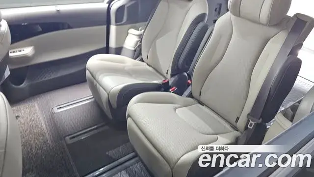 Kia Carnival 2025 — Photo 2/33