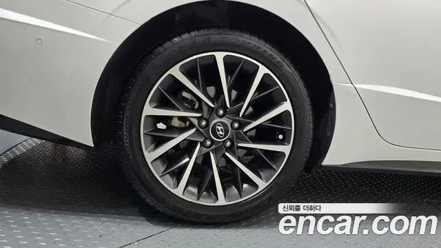 Hyundai Sonata 2019 — Фото 5/20