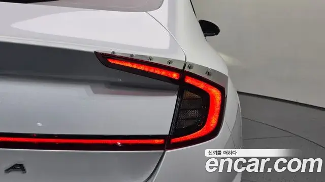 Hyundai Sonata Hybrid 2019 — Şəkil 11/34