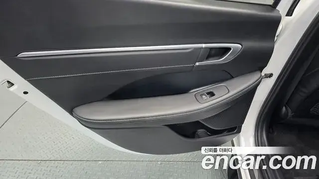 Hyundai Sonata Hybrid 2019 — Şəkil 8/34