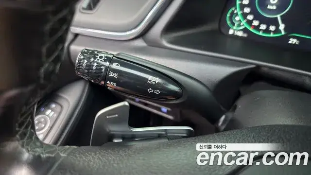 Hyundai Sonata Hybrid 2019 — Şəkil 15/34