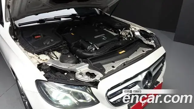 Mercedes-Benz E-Class 2019 — Фото 6/20