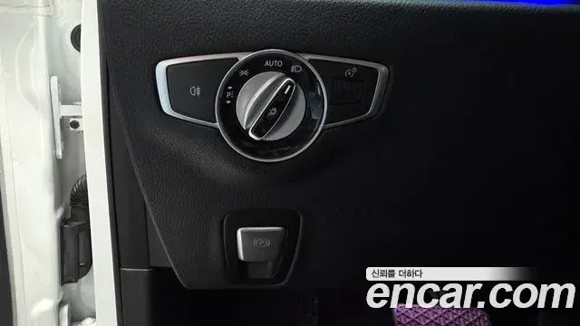 Mercedes-Benz E-Class 2019 — Фото 17/20