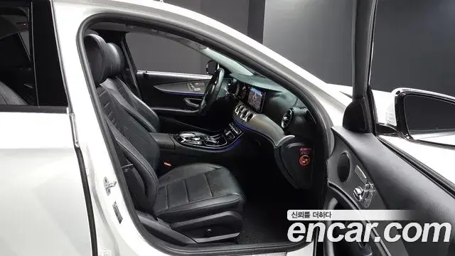 Mercedes-Benz E-Class 2019 — Şəkil 33/33