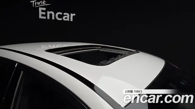 Mercedes-Benz E-Class 2019 — Şəkil 16/33