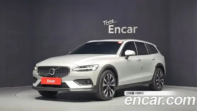 Volvo V60 Cross Country 2024 — ფოტო 20/34