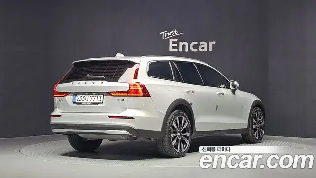 Volvo V60 Cross Country 2024 — ფოტო 4/34