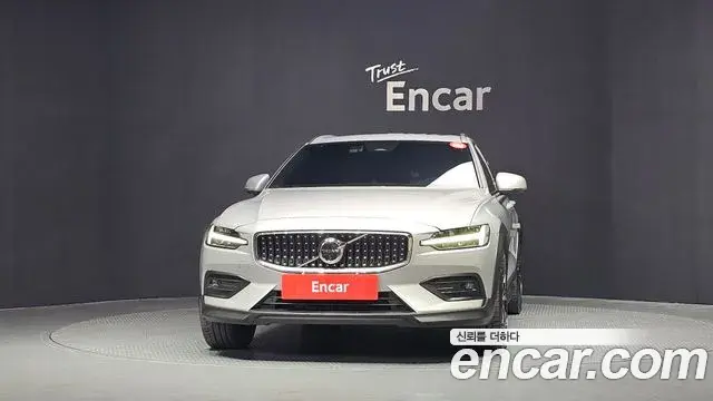 Volvo V60 Cross Country 2024 — ფოტო 5/34