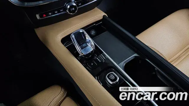 Volvo V60 Cross Country 2024 — ფოტო 18/34