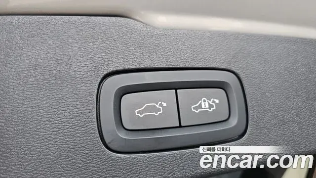 Volvo V60 Cross Country 2024 — ფოტო 32/34